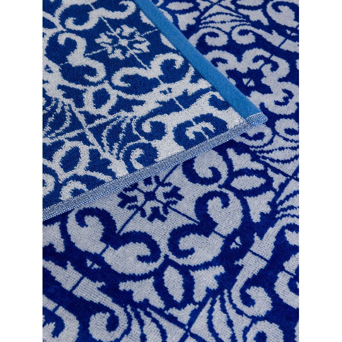 home-textiles/bath-linen-towels/coincasa-cotton-velour-towel-with-azulejos-pattern-7491211