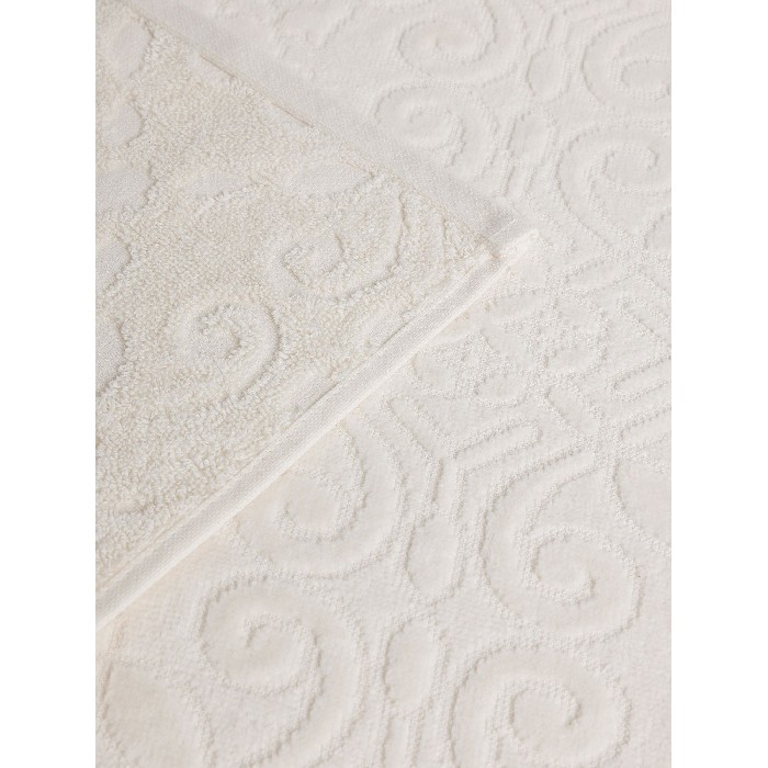 home-textiles/bath-linen-towels/coincasa-cotton-velour-towel-with-embossed-finish-7491213