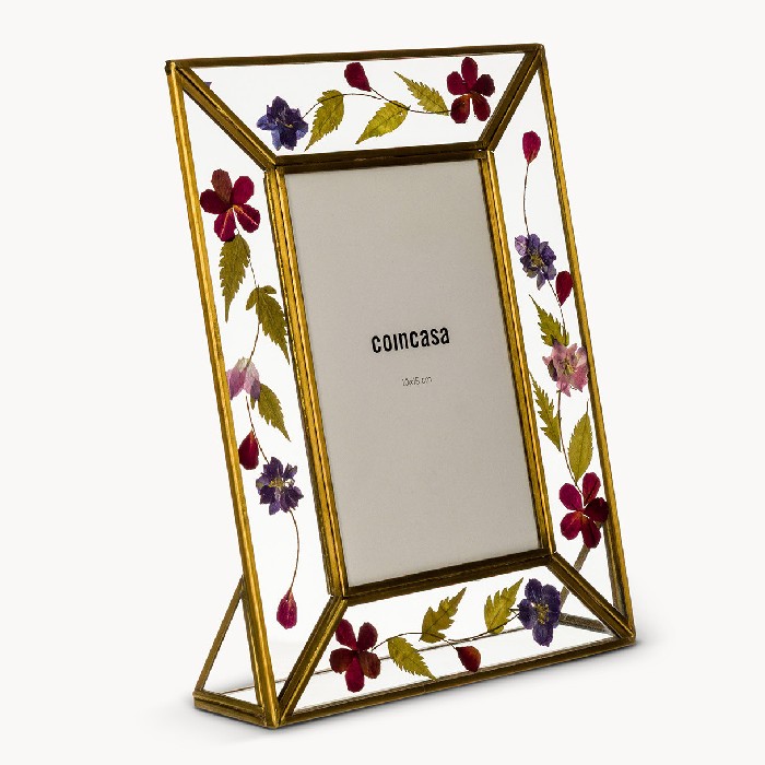 home-decor/frames/coincasa-glass-and-brass-tealight-holder-with-dried-flowers-7493262