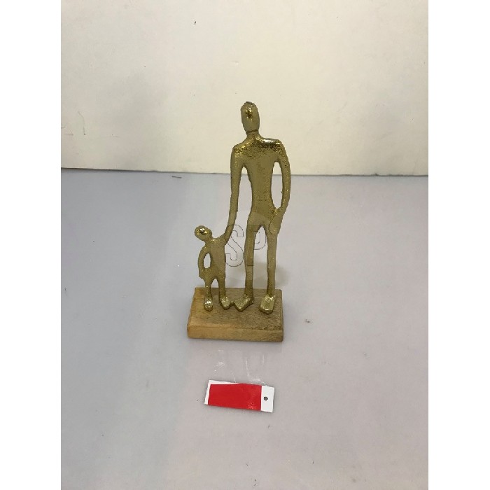 home-decor/decorative-ornaments/statue-man-and-child-24cm-gold