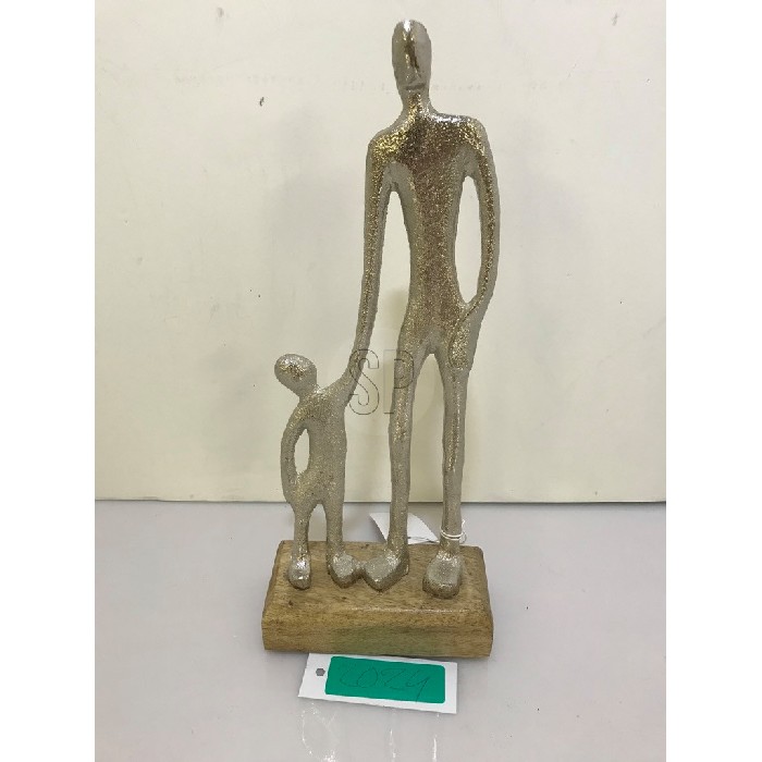 home-decor/decorative-ornaments/statue-man-and-child-24cm-silver