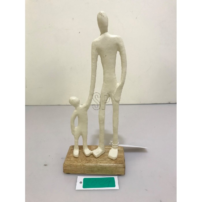 home-decor/decorative-ornaments/statue-man-and-child-24cm-white