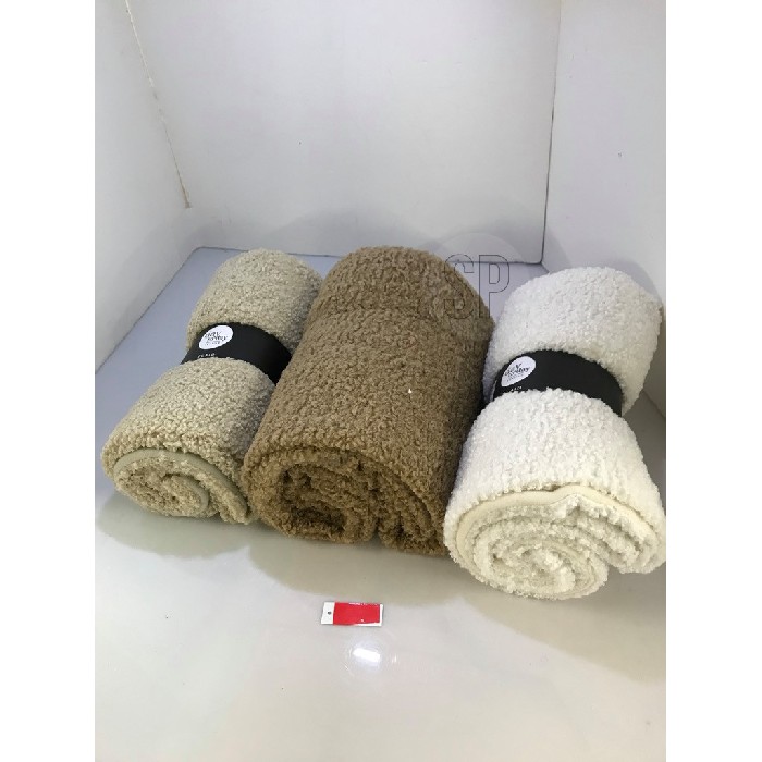 home-textiles/blankets-throws/plaid-teddy-150cm-x-120cm-3-assorted-colour