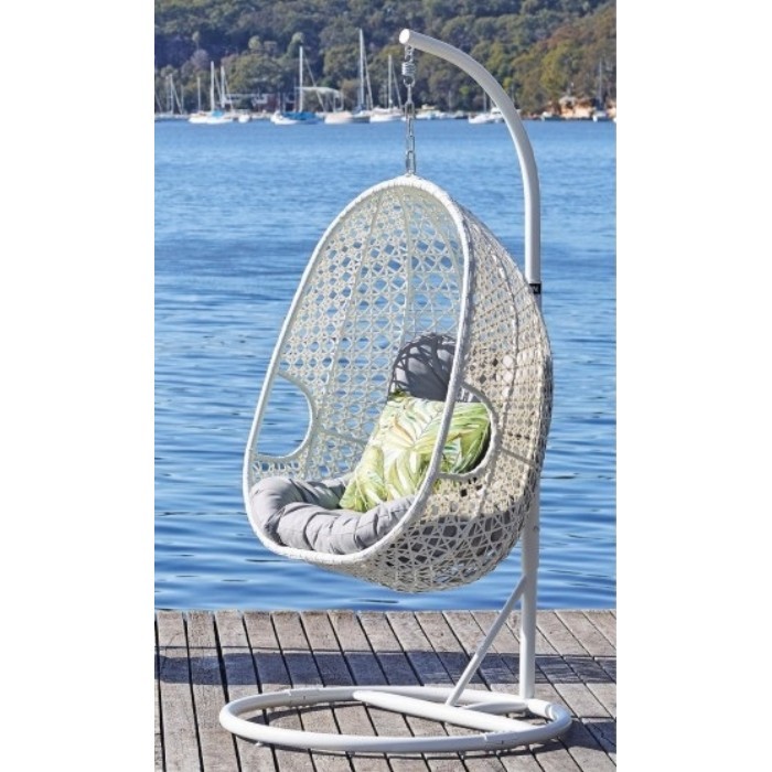 outdoor/swings-sun-loungers-relaxers/atmosphere-pod-with-cushion-white