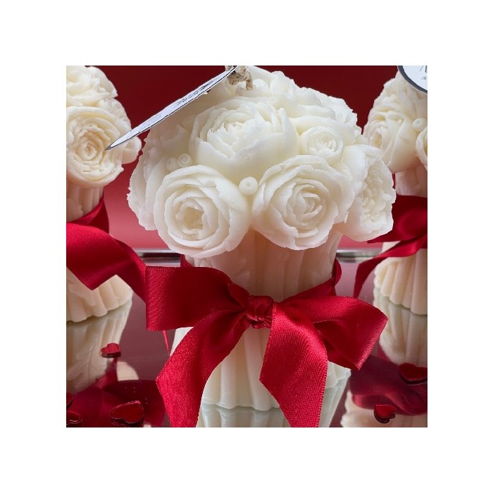 home-decor/candles-home-fragrance/myth-and-wild-bouquet-sculptural-pillar