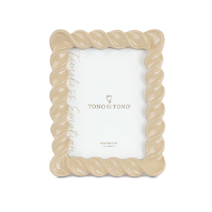 home-decor/frames/decorative-beige-wave-photo-frame-17cm-x-215cm