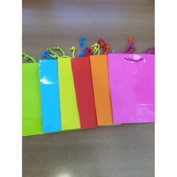 home-decor/giftware-articles/florio-carta-medium-bag-elegant-6-assorted