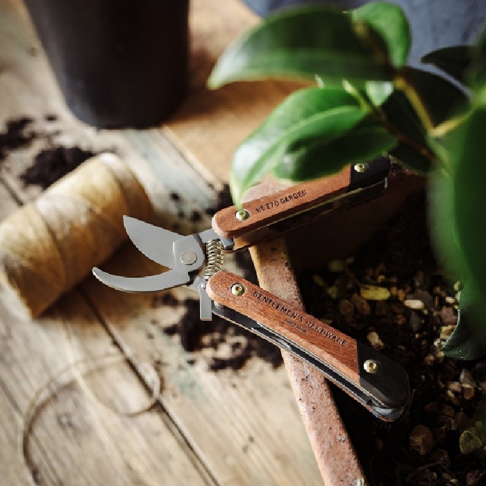 outdoor/camping-adventure/garden-multi-tool-kraft-packaging