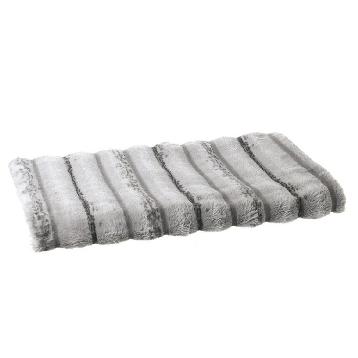 christmas/decorations/grey-faux-fur-throw