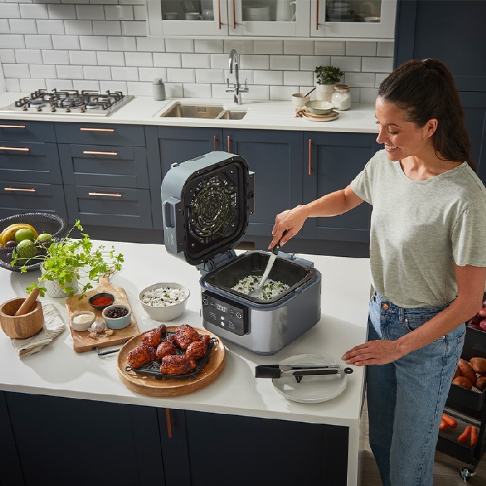 small-appliances/air-fryers/ninja-speedi-on400eu-multi-cooker-air-fryer