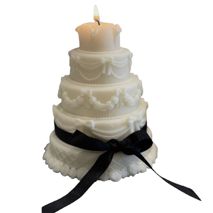 home-decor/candles-home-fragrance/myth-wild-petite-cake-candle