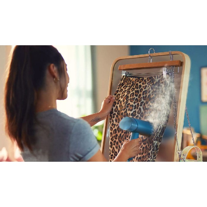 small-appliances/irons/philips-series-3000-handheld-garment-steamer-blue