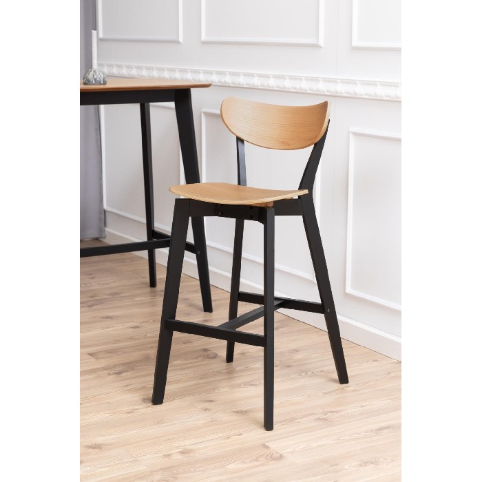 dining/dining-stools/roxby-bar-stool-matt-black-structure-and-oak-veneer-seat-and-back