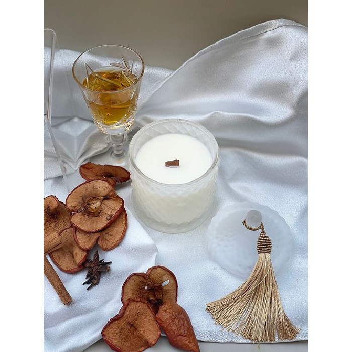 home-decor/candles-home-fragrance/myth-and-wild-apple-brandy-candle
