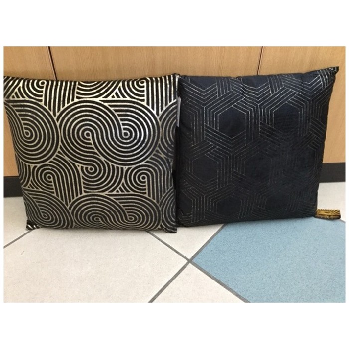 home-textiles/cushions-cushion-covers/black-gold-gatsby-cushion