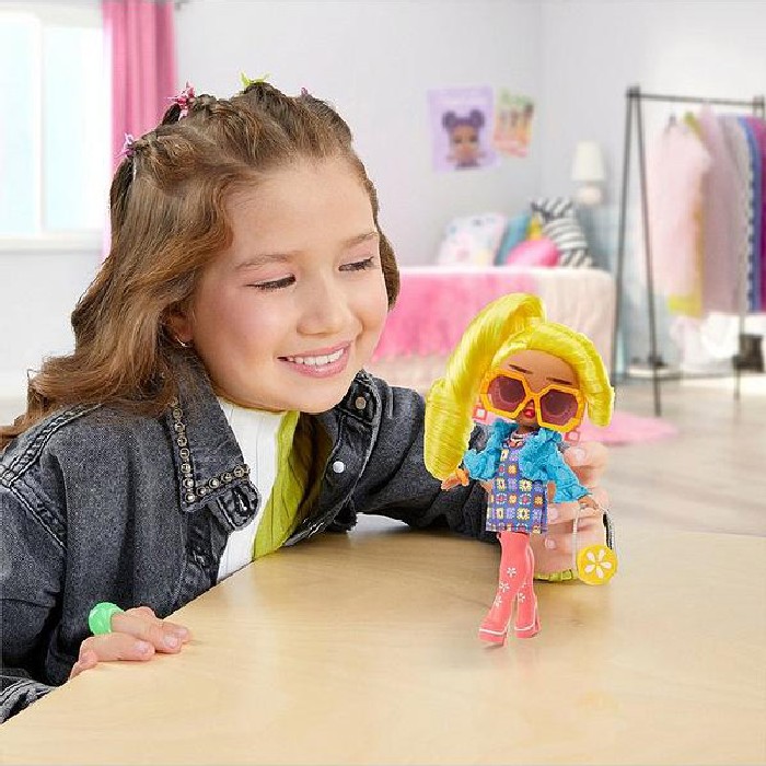 kids-and-stationery/toys/lol-surprise-tweens-fashion-doll-hana-groove