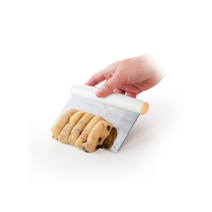 kitchenware/baking-tools-accessories/dough-cutter-delicia