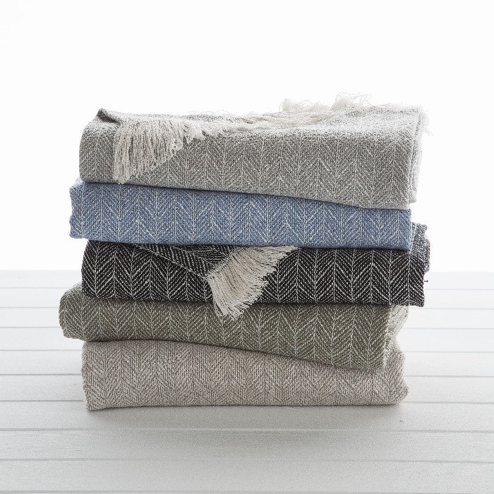 home-textiles/blankets-throws/throw-foulard-seul-12-180cm-x-260cm-col1