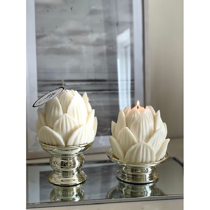 home-decor/candles-home-fragrance/myth-and-wild-white-lotus