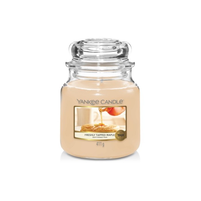 home-decor/candles-home-fragrance/classic-med-jar-freshly-tapped-maple