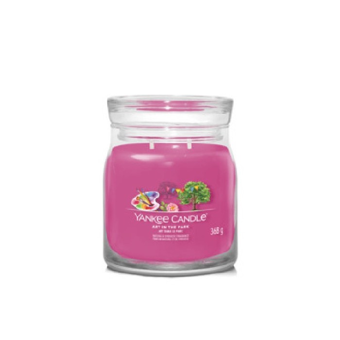 home-decor/candles-home-fragrance/yankee-signature-medium-jar-art-in-the-park