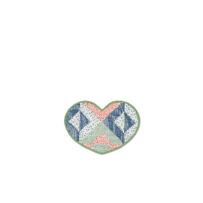 tableware/placemats-coasters-trivets/coincasa-patchwork-effect-cotton-heart-shaped-placemat