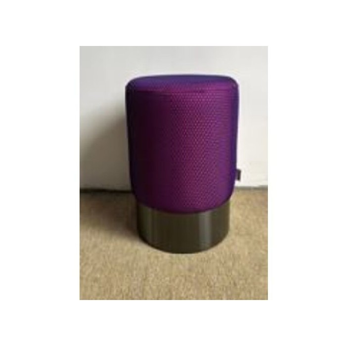 living/seating-accents/kare-stool-jody-purple-mesh-black-ø35cm