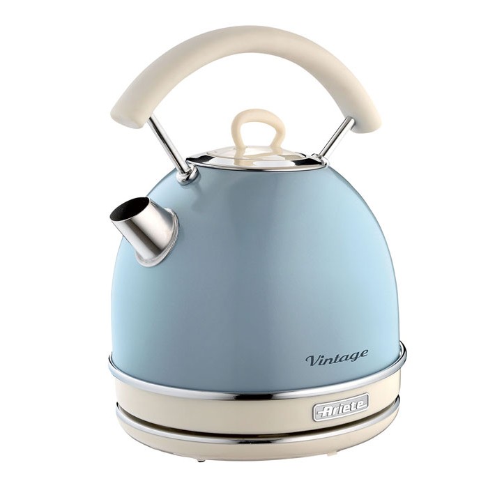 small-appliances/kettles/vintage-kettle-light-blue