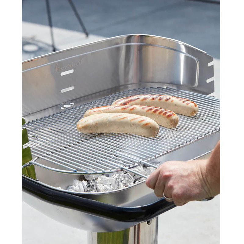 What are the benefits of a Loewy 55 SST charcoal BBQ?
