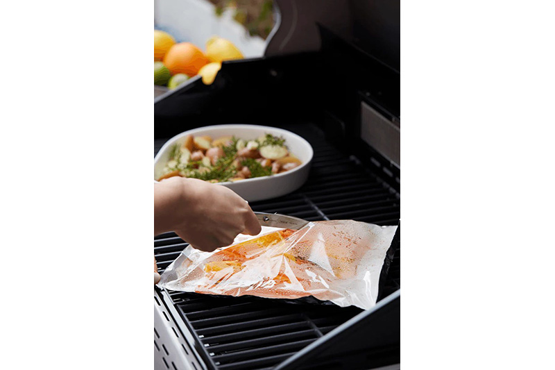 How does a Siesta 412 gas BBQ work