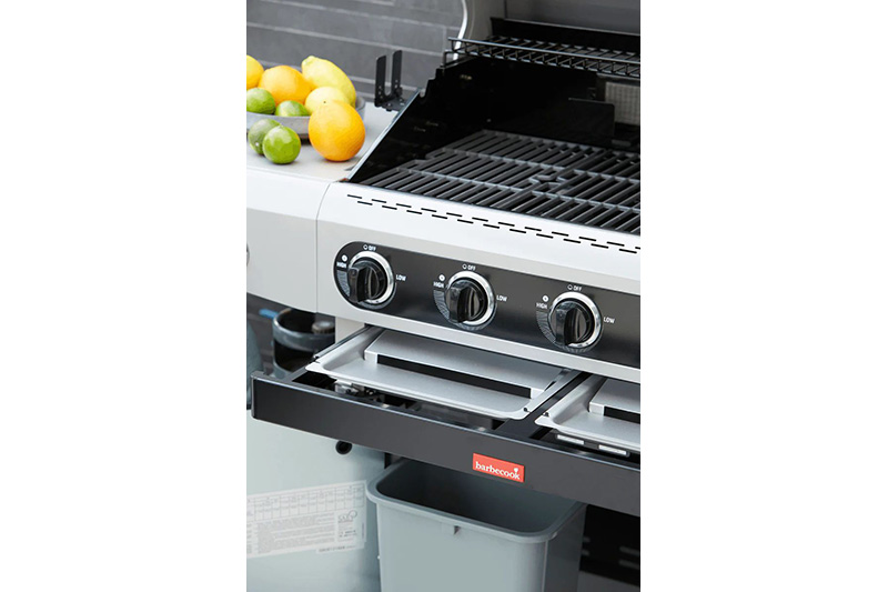What are the advantages of a Siesta 612 gas BBQ