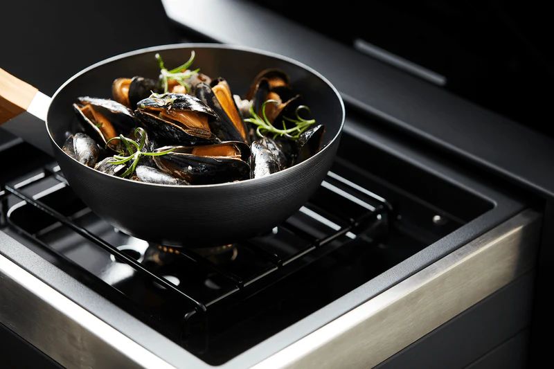 Specifications of the Stella 3201 gas BBQ